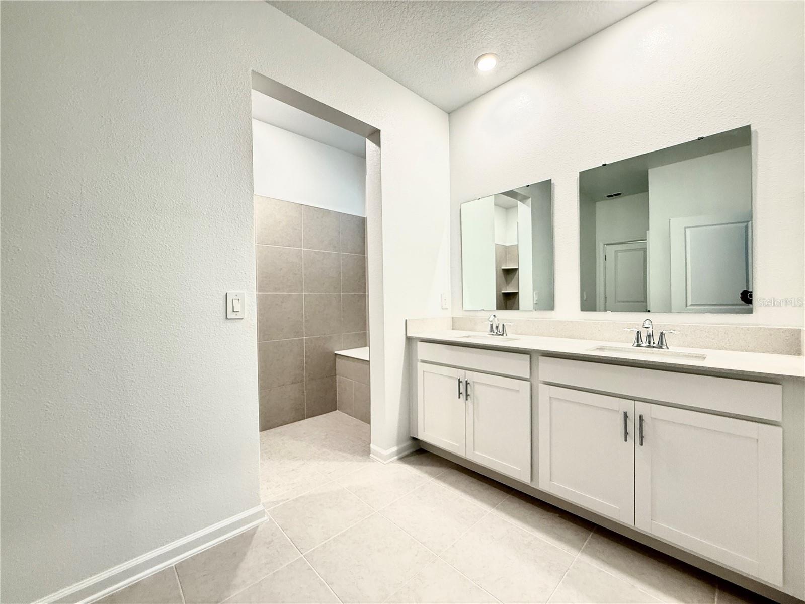 Image 7 of 19 For 3162 Armstrong Avenue