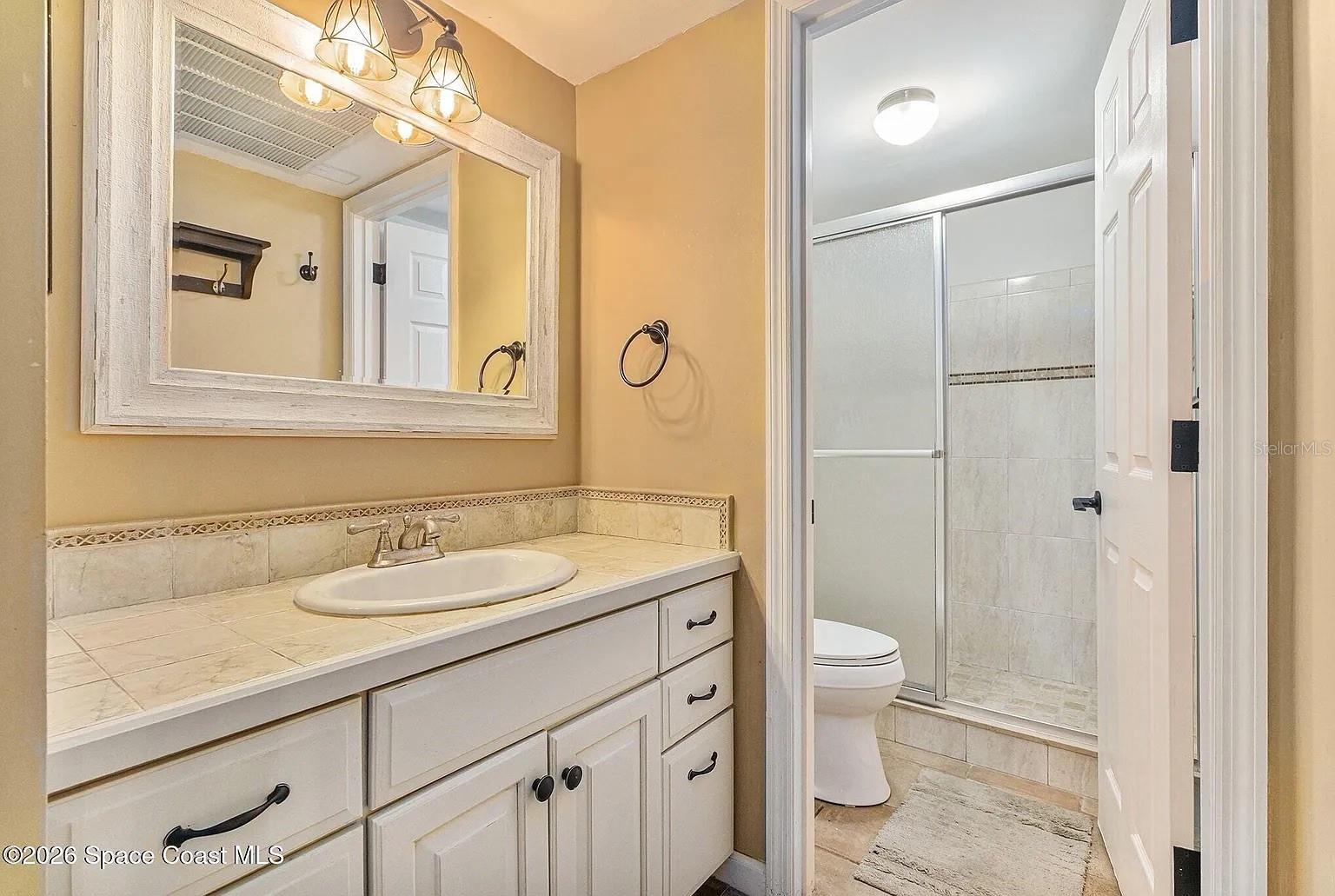 Image 16 of 26 For 1209 New Haven Avenue 404