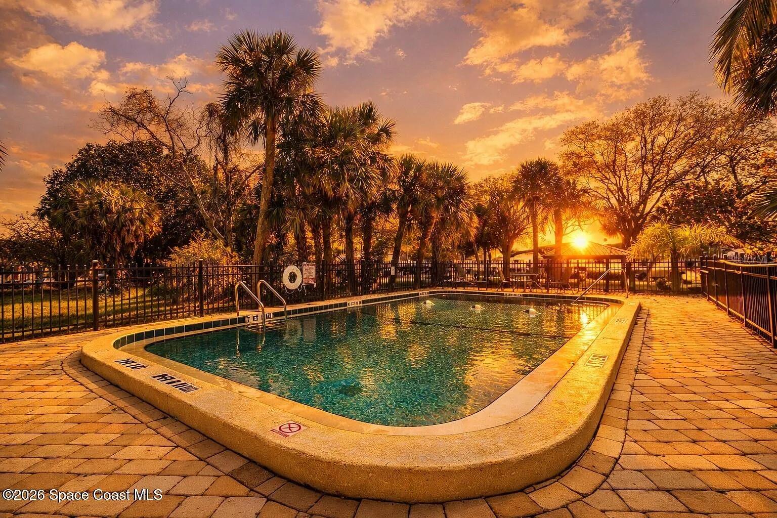 Image 25 of 26 For 1209 New Haven Avenue 404