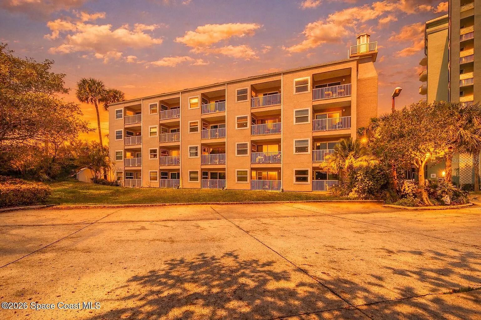 Image 3 of 26 For 1209 New Haven Avenue 404