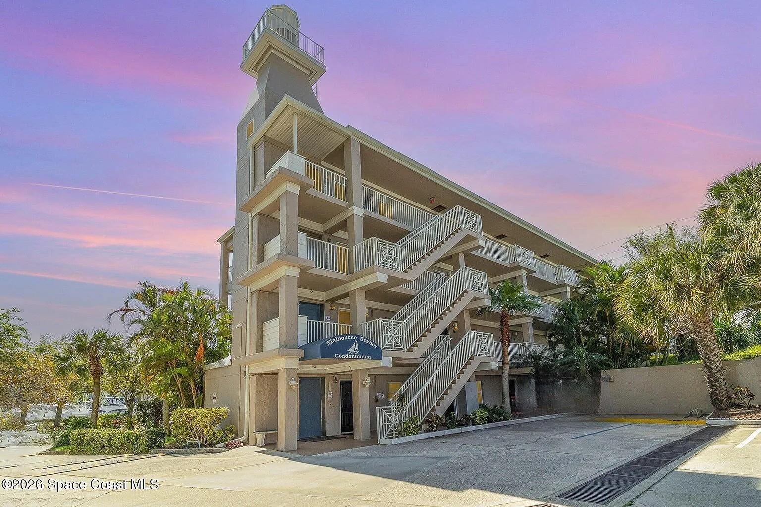 Image 4 of 26 For 1209 New Haven Avenue 404