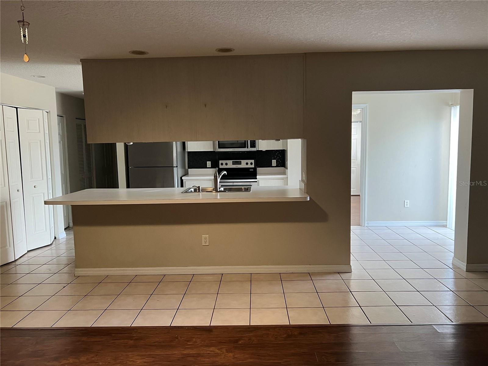 Image 6 of 15 For 1033 Willow Drive