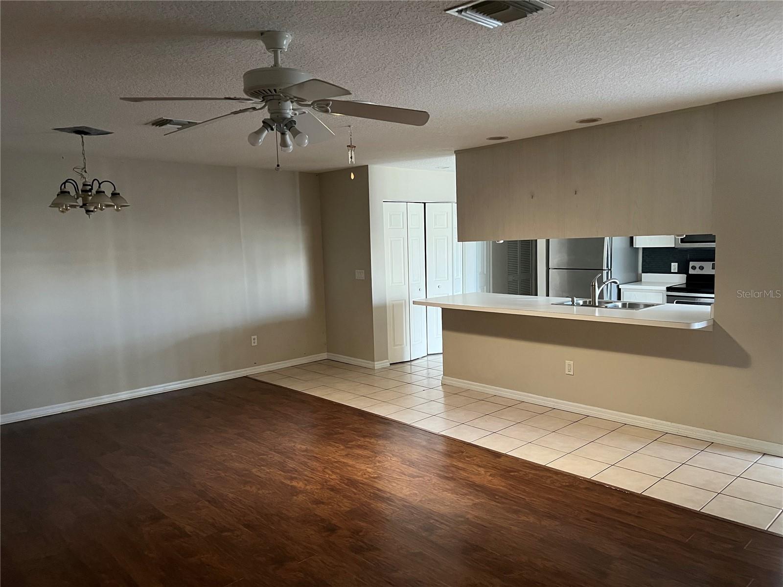 Image 8 of 15 For 1033 Willow Drive