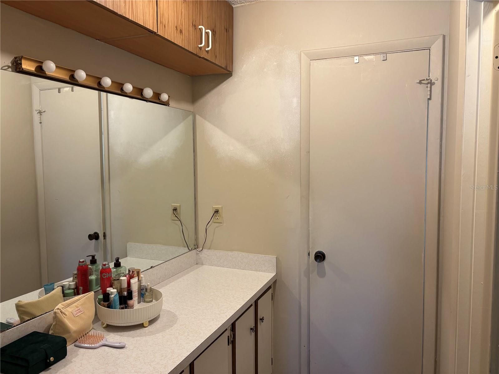 Image 13 of 30 For 10823 William And Mary Court