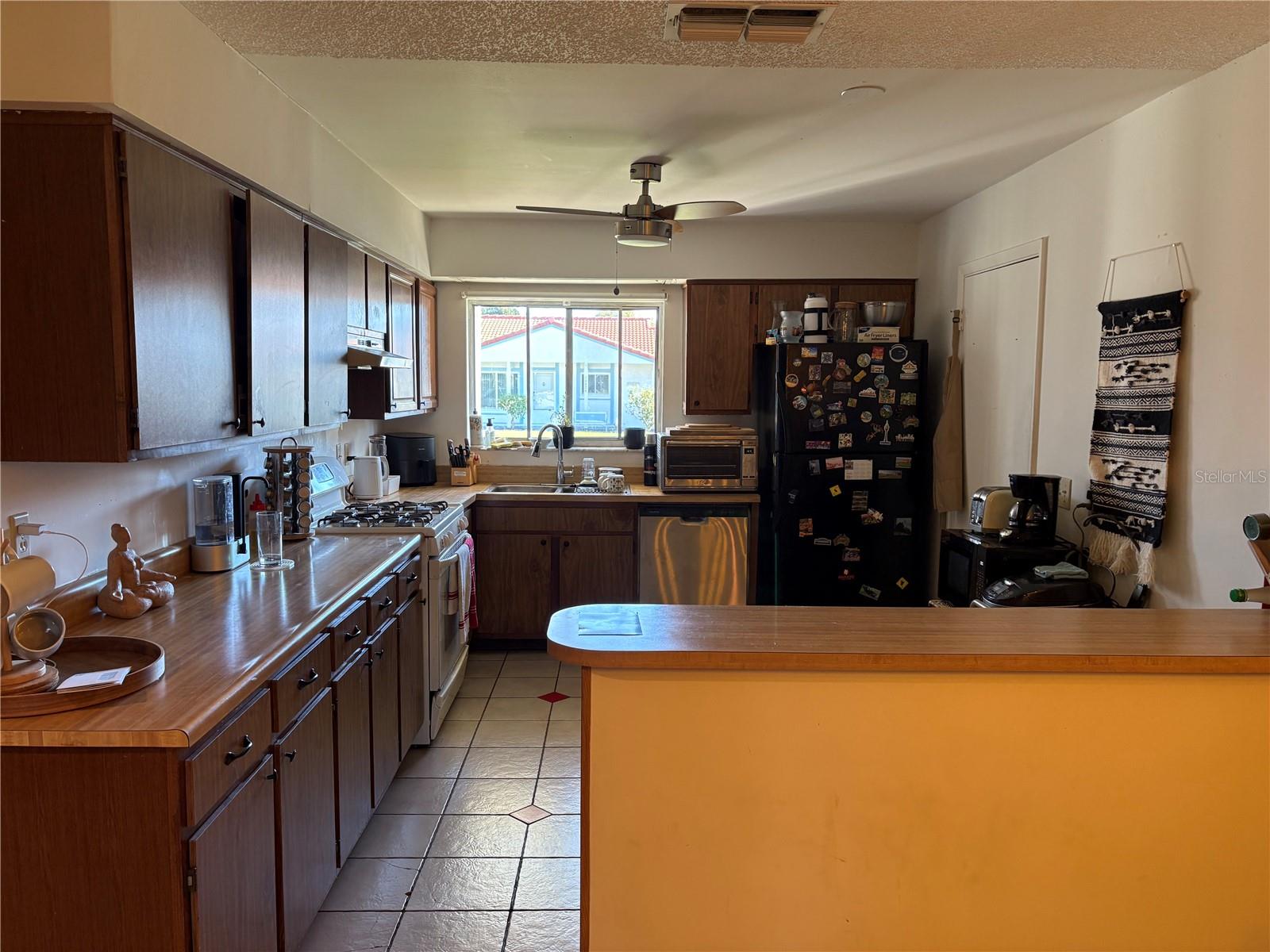 Image 18 of 30 For 10823 William And Mary Court