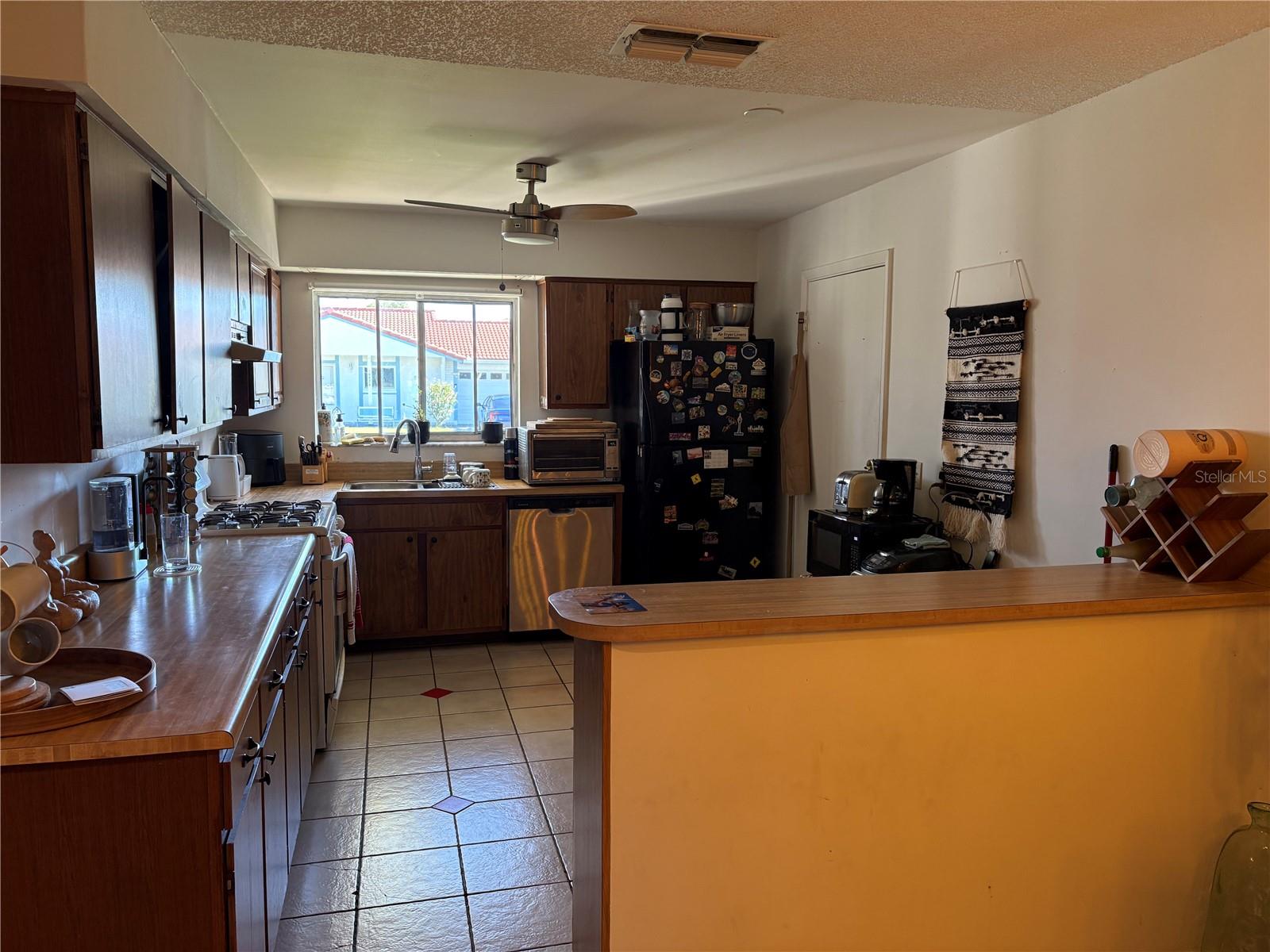 Image 5 of 30 For 10823 William And Mary Court