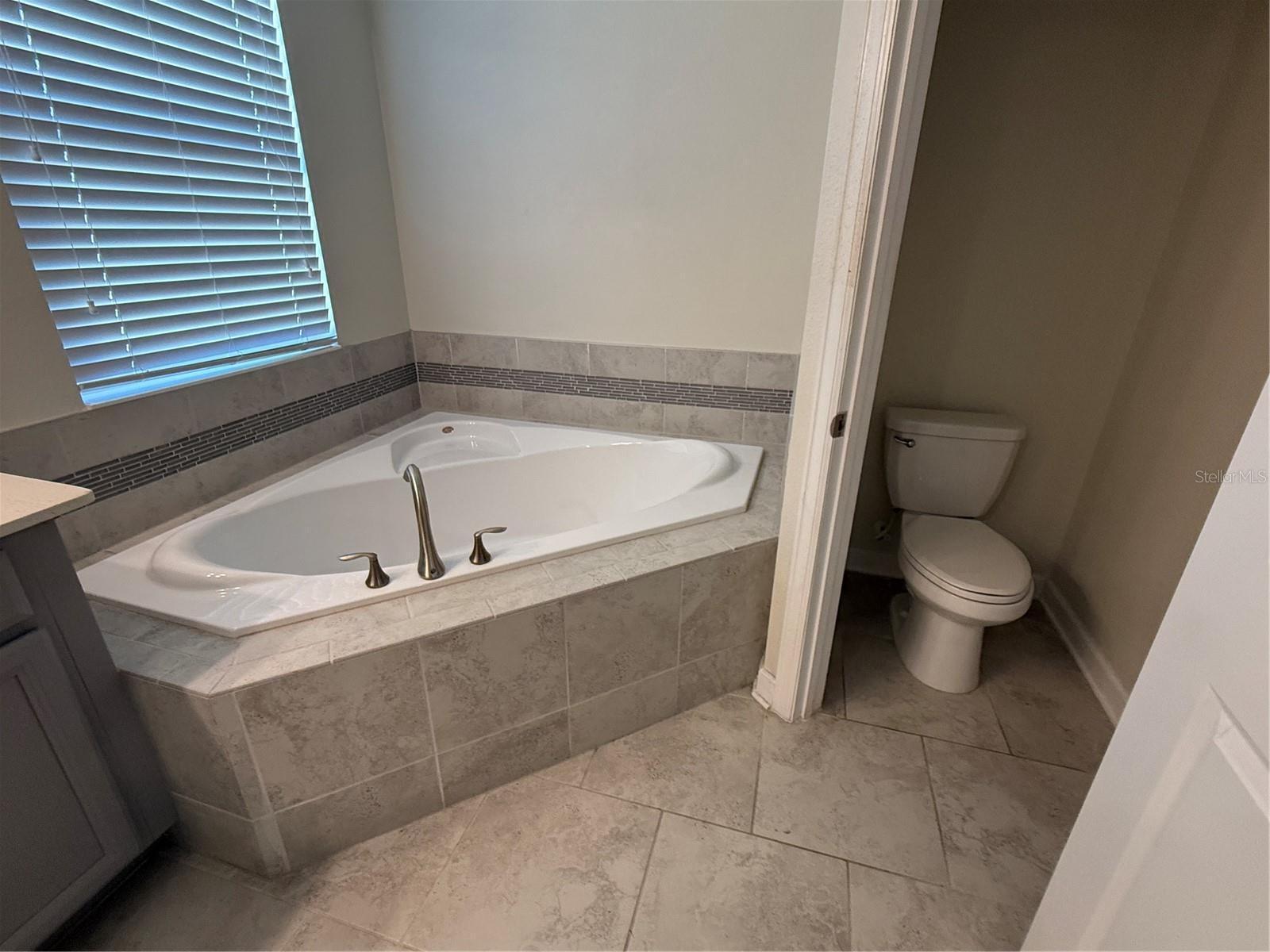 Image 20 of 21 For 9129 Pinch Shot Drive