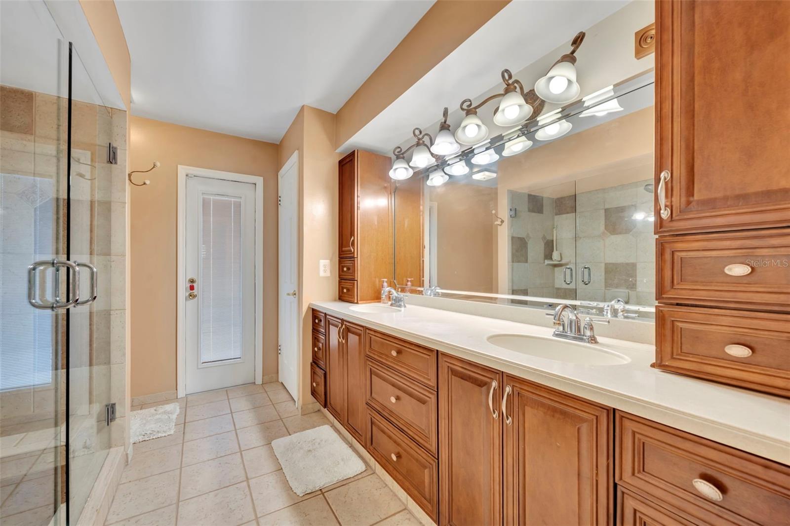 Image 19 of 50 For 109 Minnehaha Circle