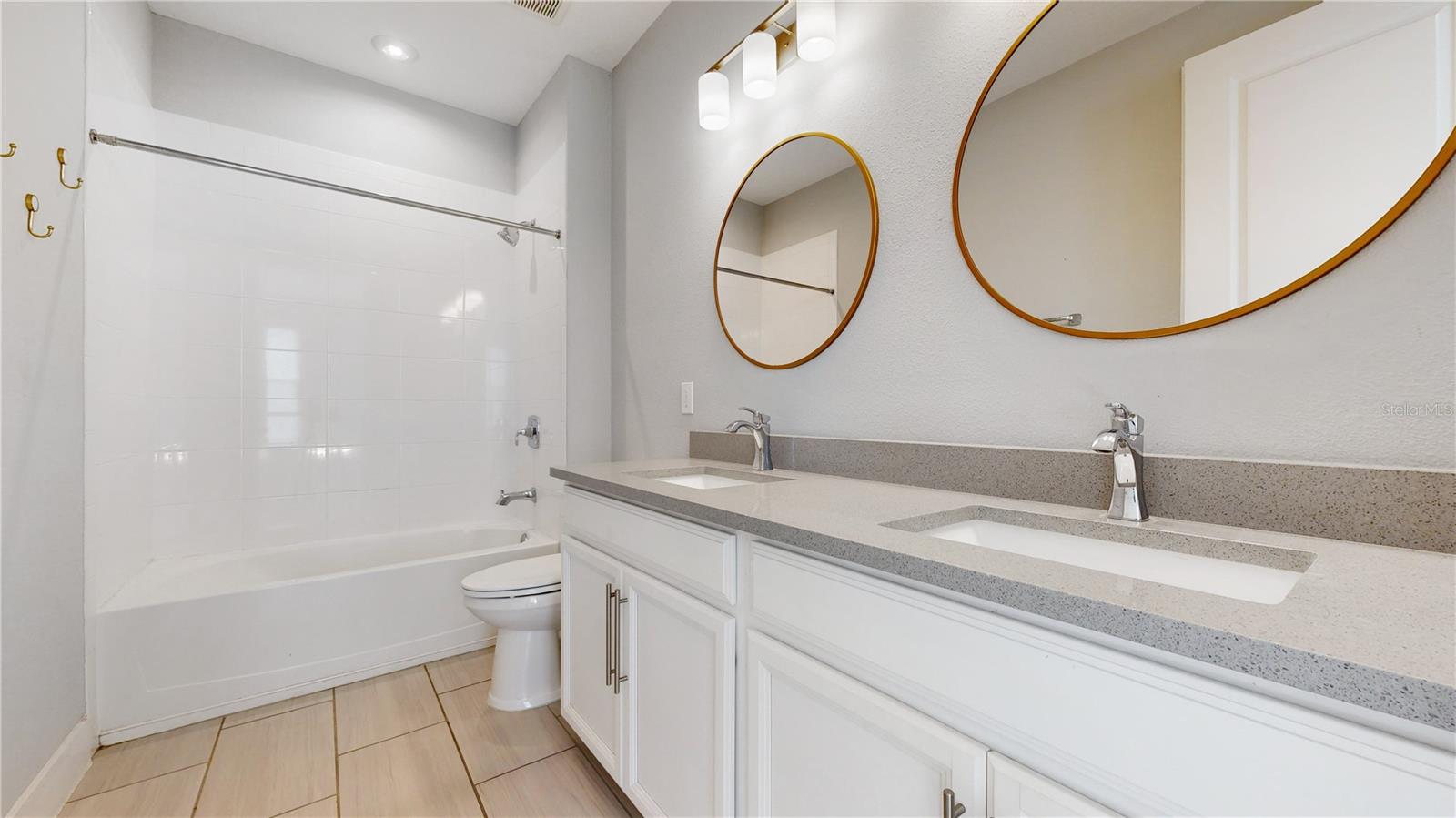 Image 24 of 30 For 7885 Berkshire Oak Alley