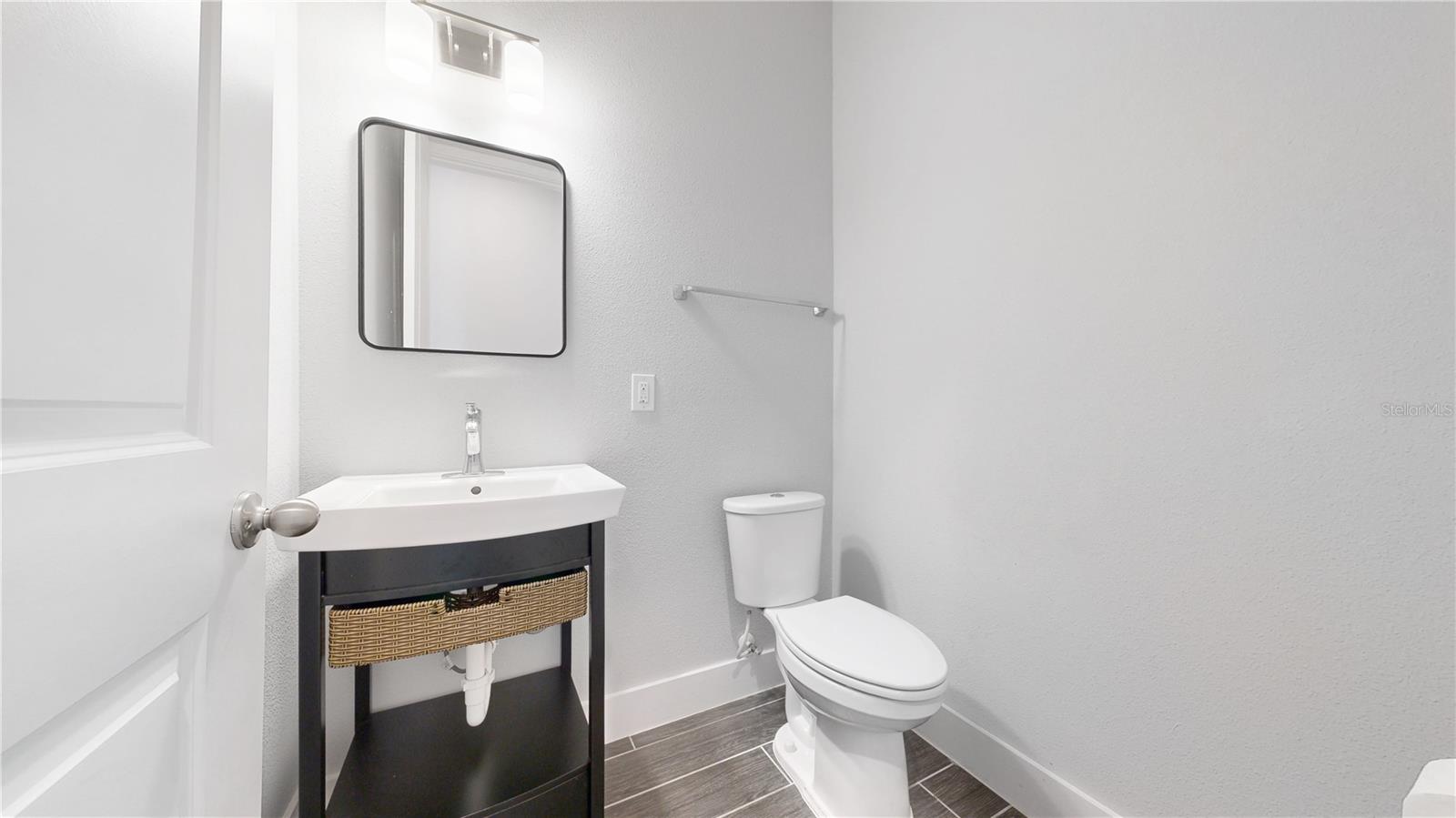 Image 28 of 30 For 7885 Berkshire Oak Alley