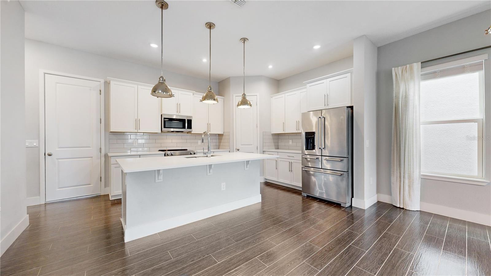 Image 4 of 30 For 7885 Berkshire Oak Alley