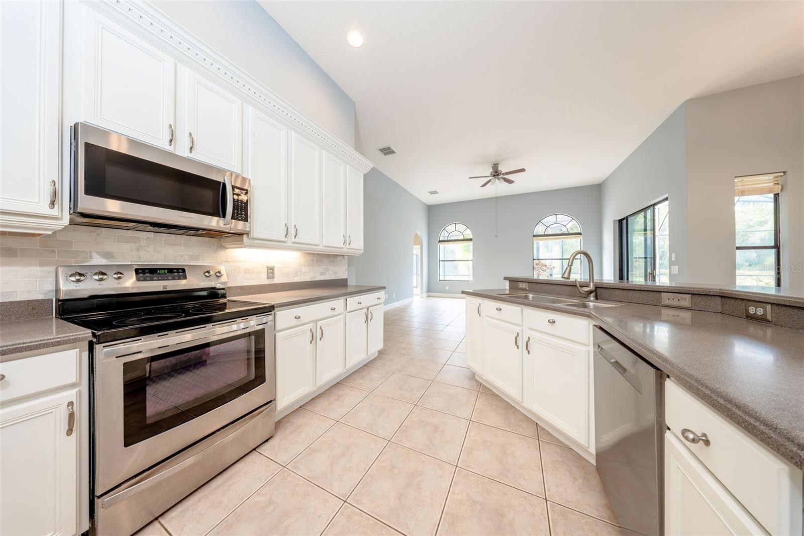 Image 5 of 57 For 5064 Hawks Hammock Way