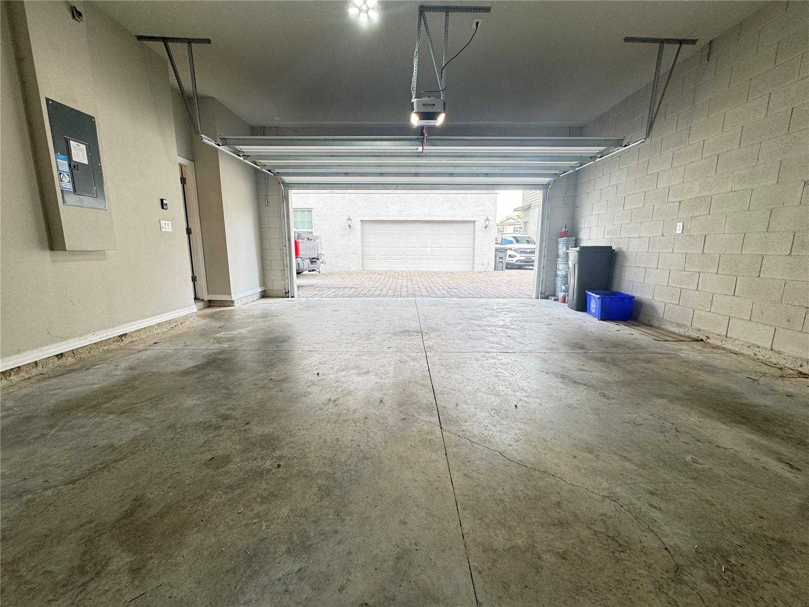 Image 10 of 31 For 440 Venetian Palms Boulevard