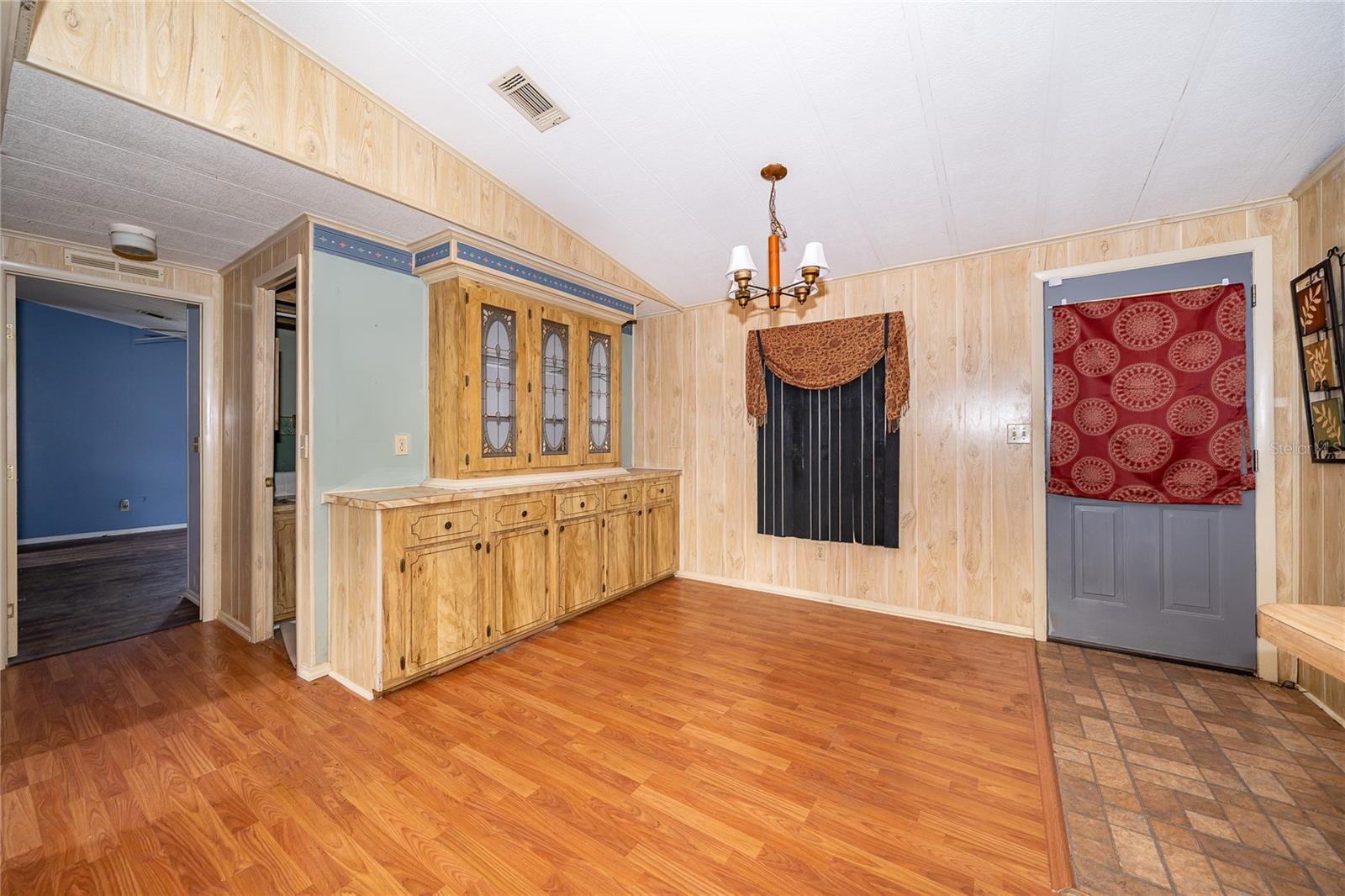 Image 14 of 28 For 2733 Cranmoor Drive