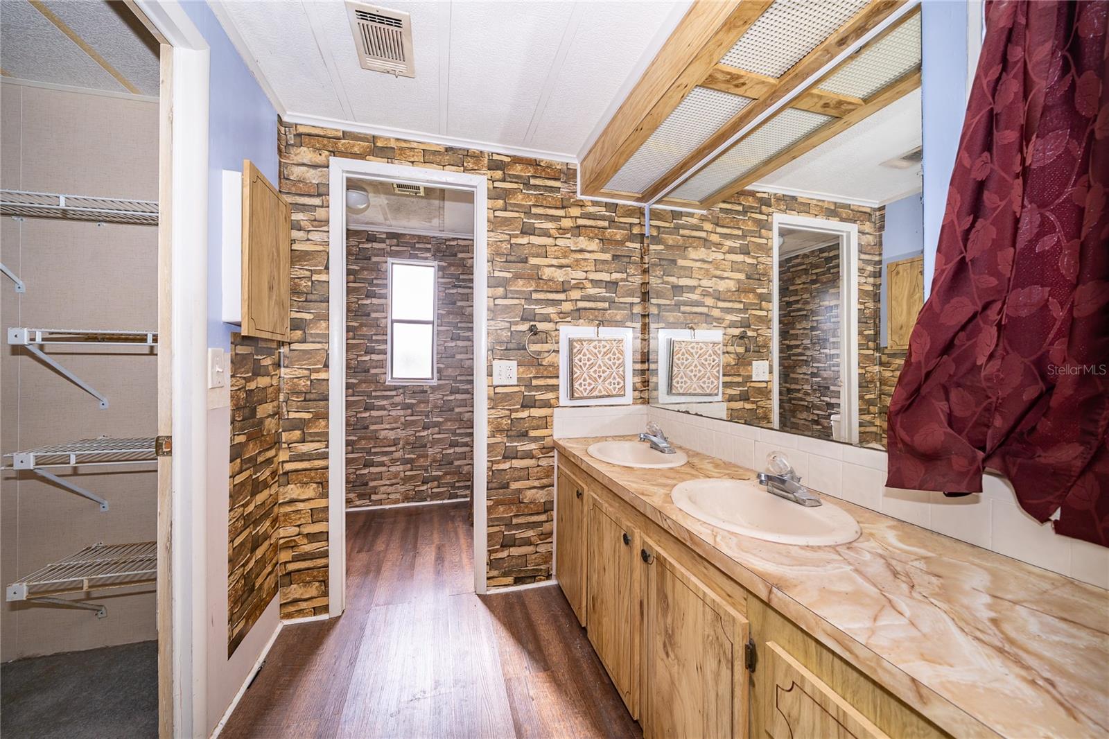 Image 17 of 28 For 2733 Cranmoor Drive