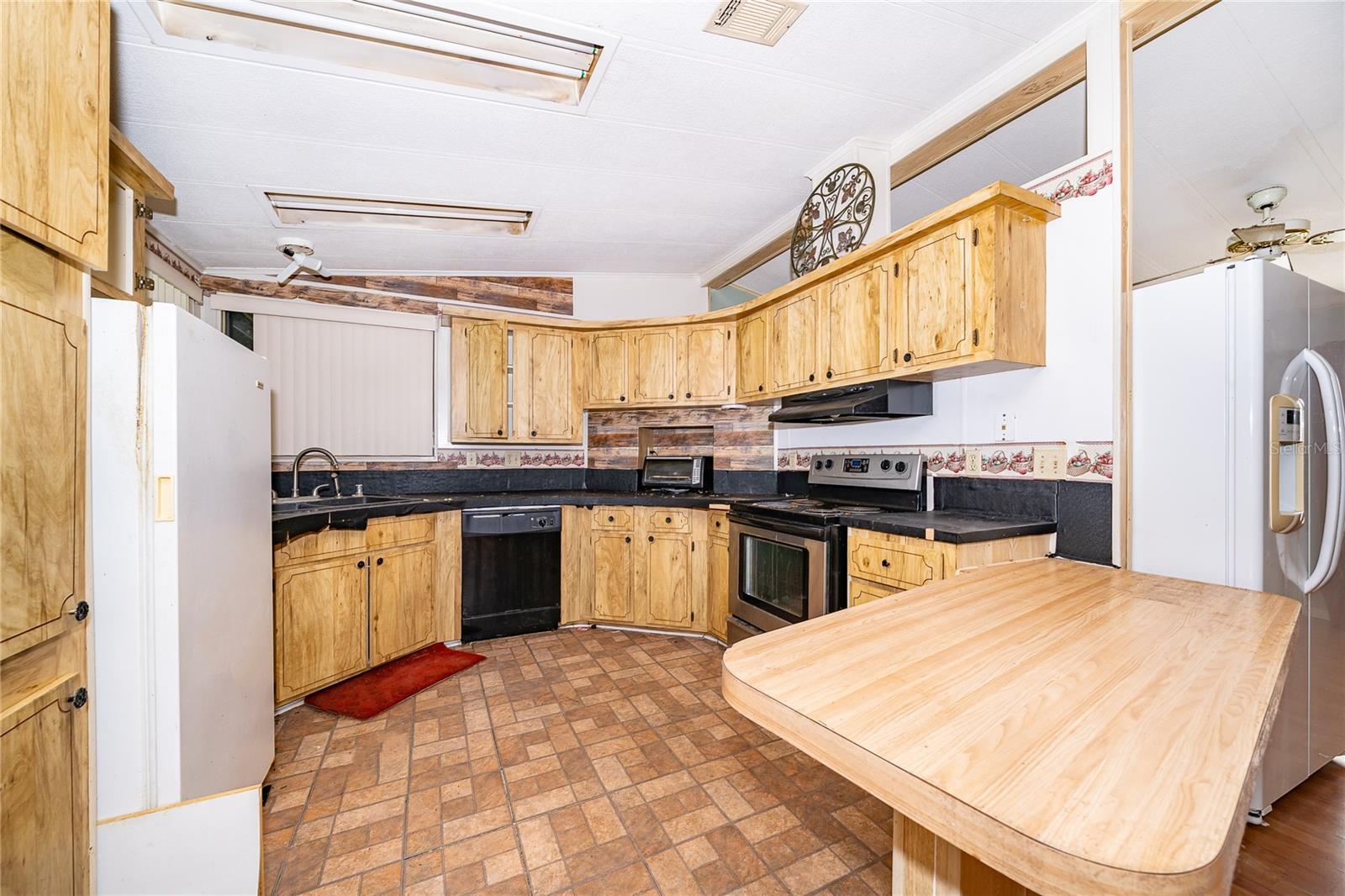 Image 18 of 28 For 2733 Cranmoor Drive