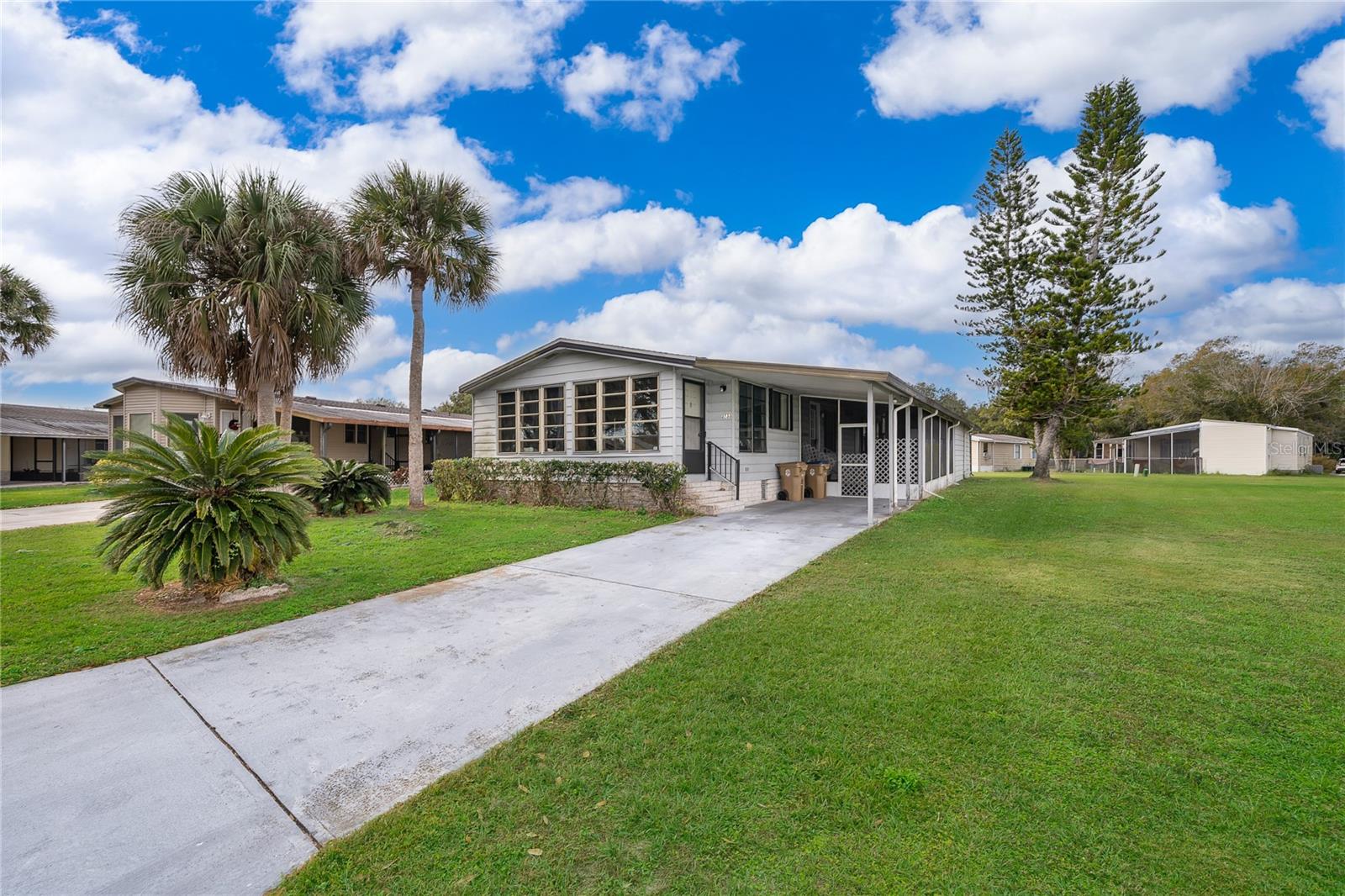 Image 3 of 28 For 2733 Cranmoor Drive