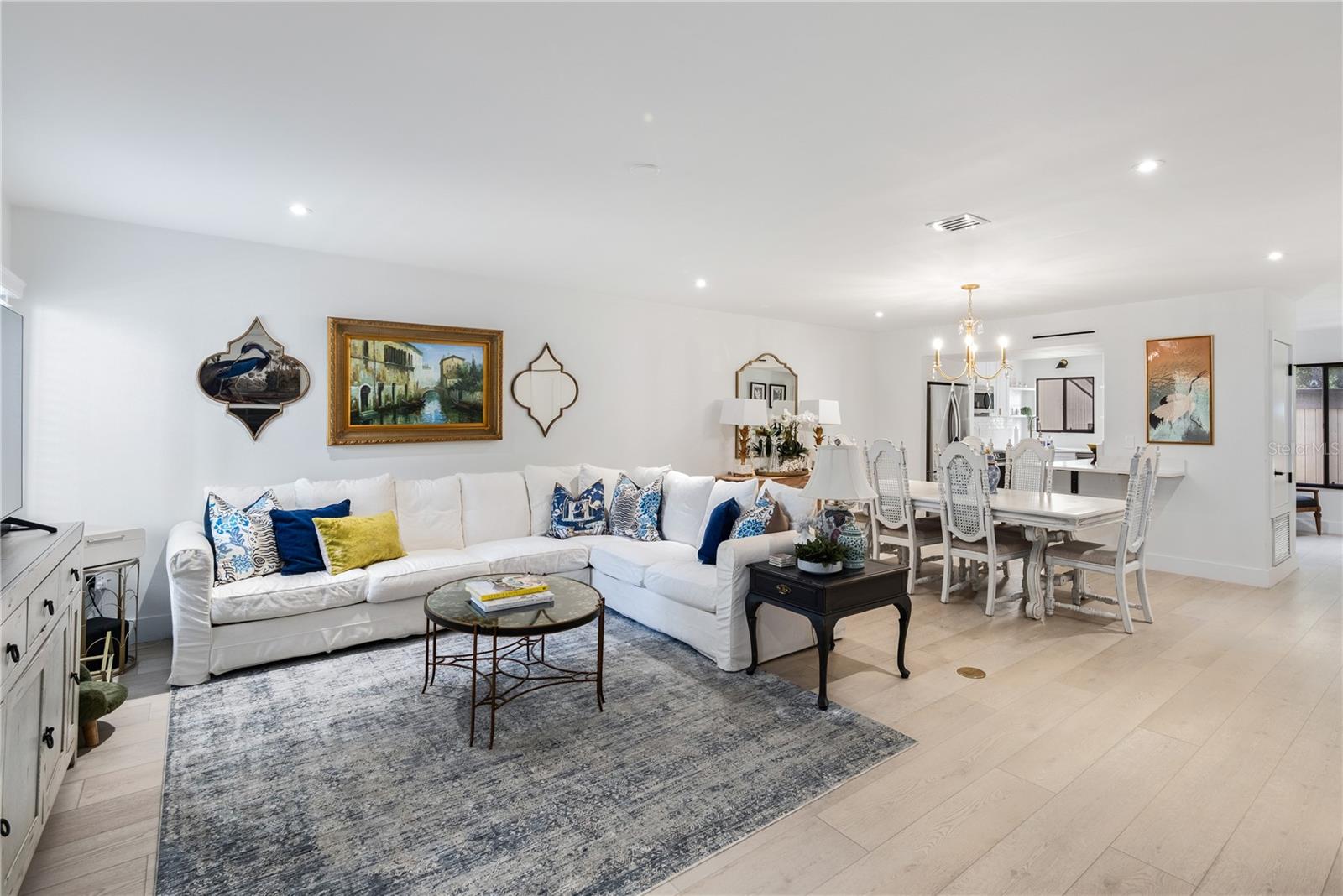 Image 11 of 37 For 568 Osceola Avenue 15