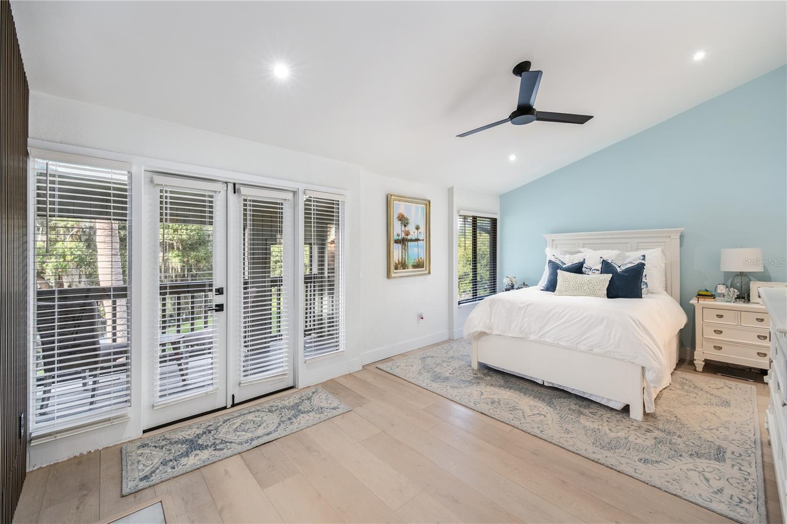 Image 18 of 37 For 568 Osceola Avenue 15