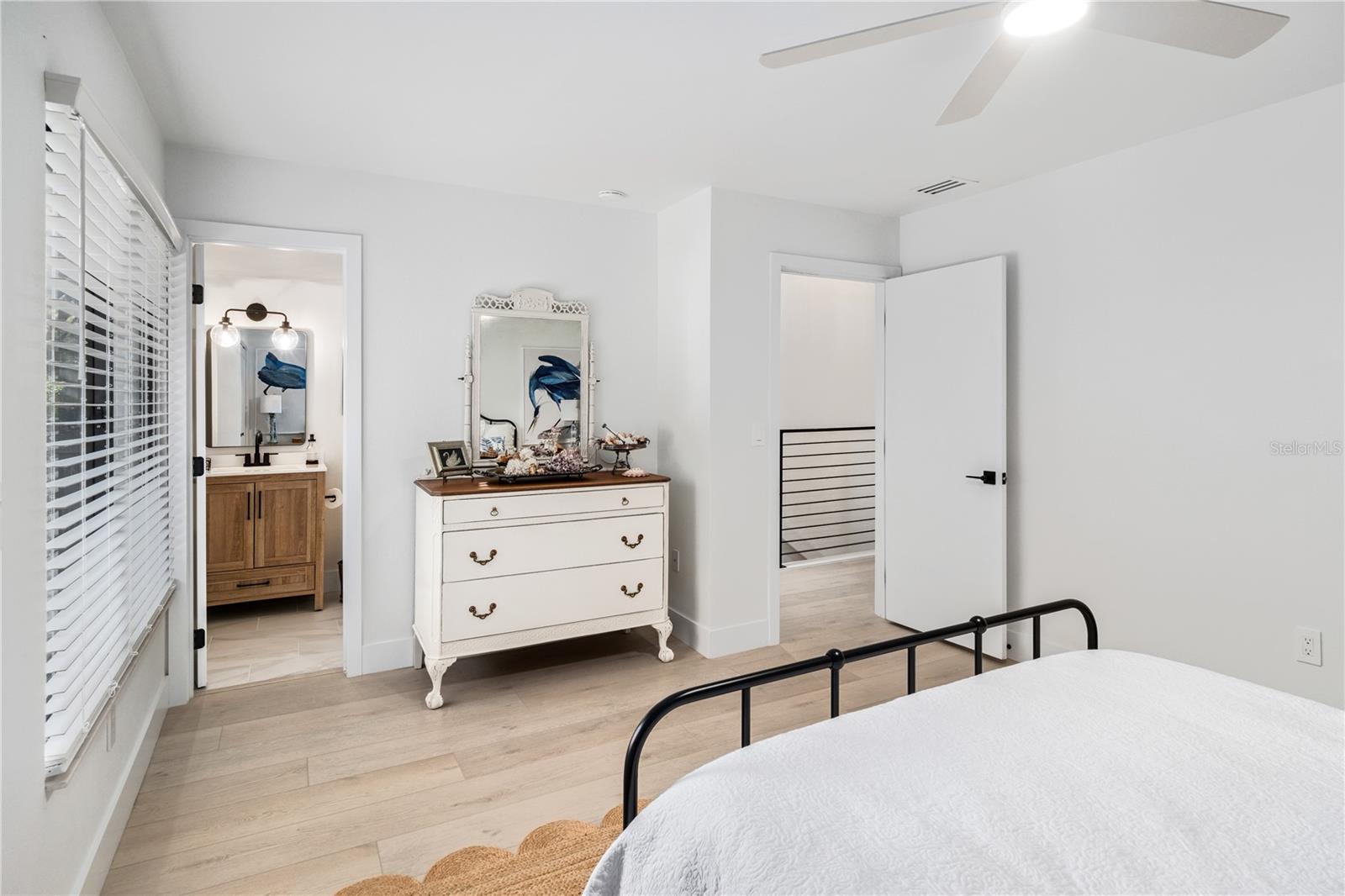 Image 26 of 37 For 568 Osceola Avenue 15