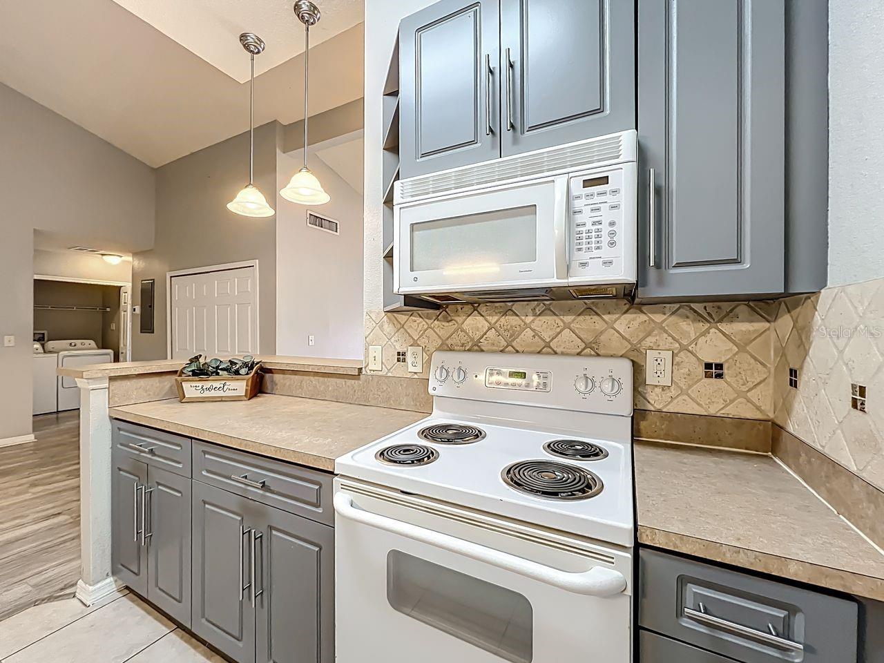 Image 10 of 23 For 185 Pearl Lake Causeway 210