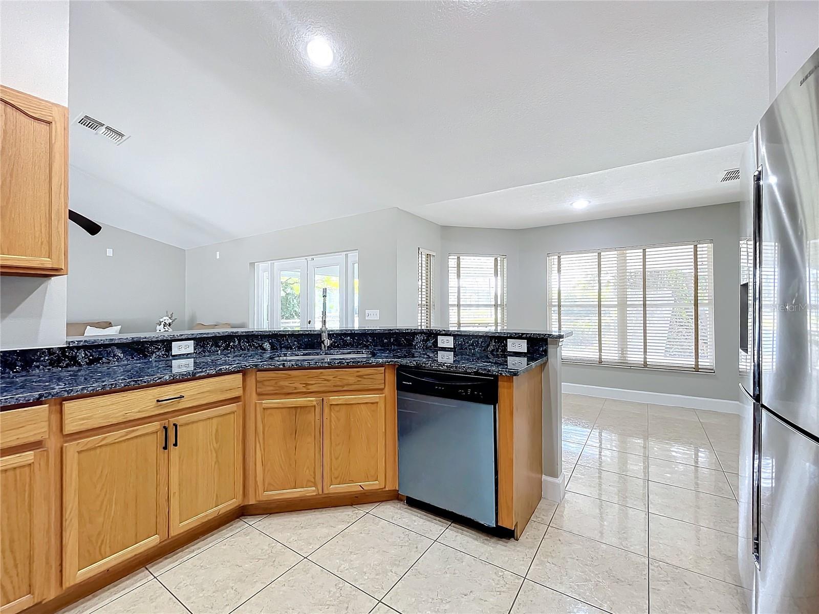 Image 26 of 62 For 790 Silhouette Court