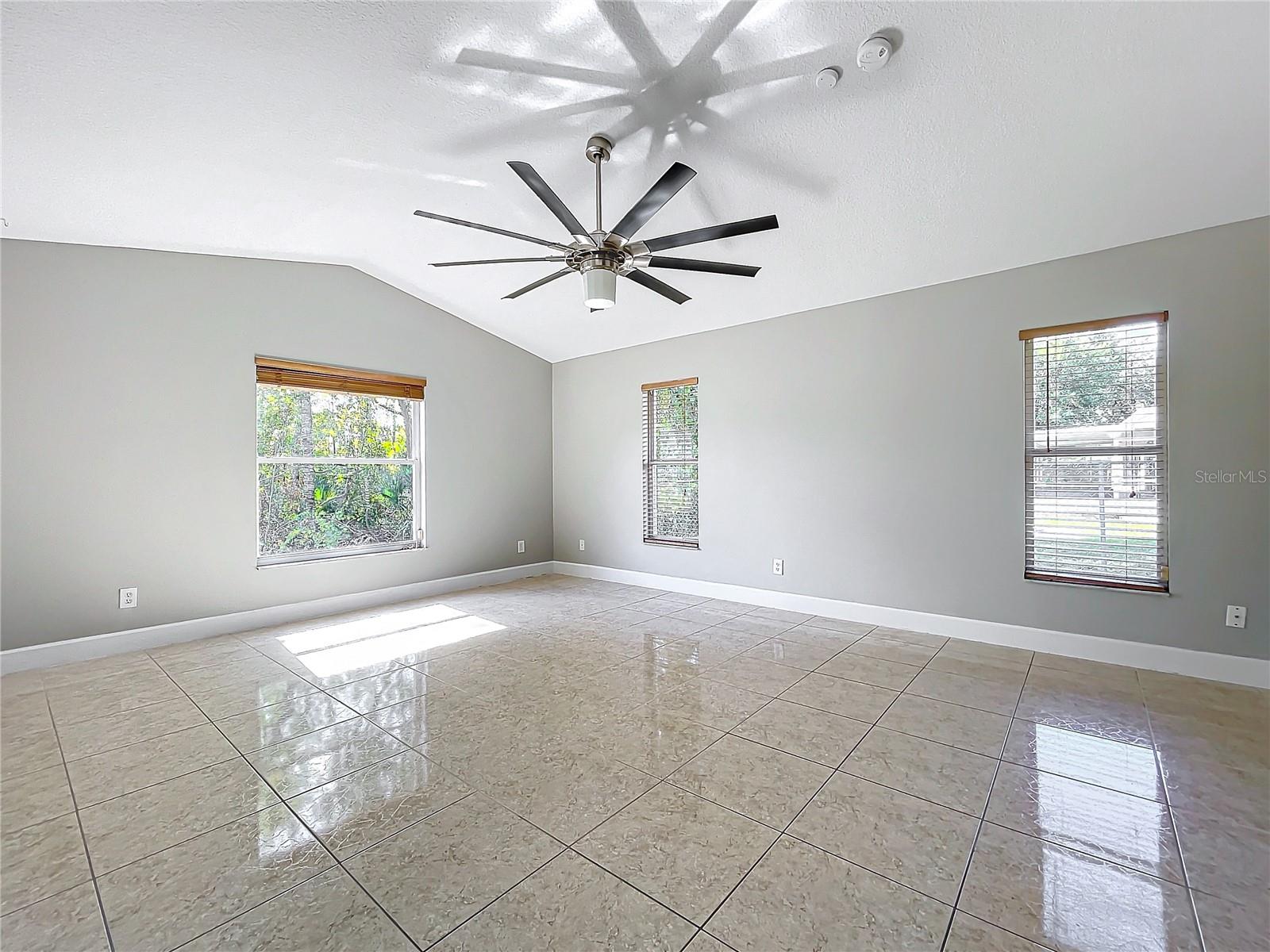 Image 29 of 62 For 790 Silhouette Court