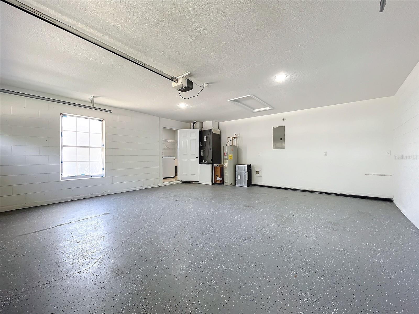 Image 50 of 62 For 790 Silhouette Court