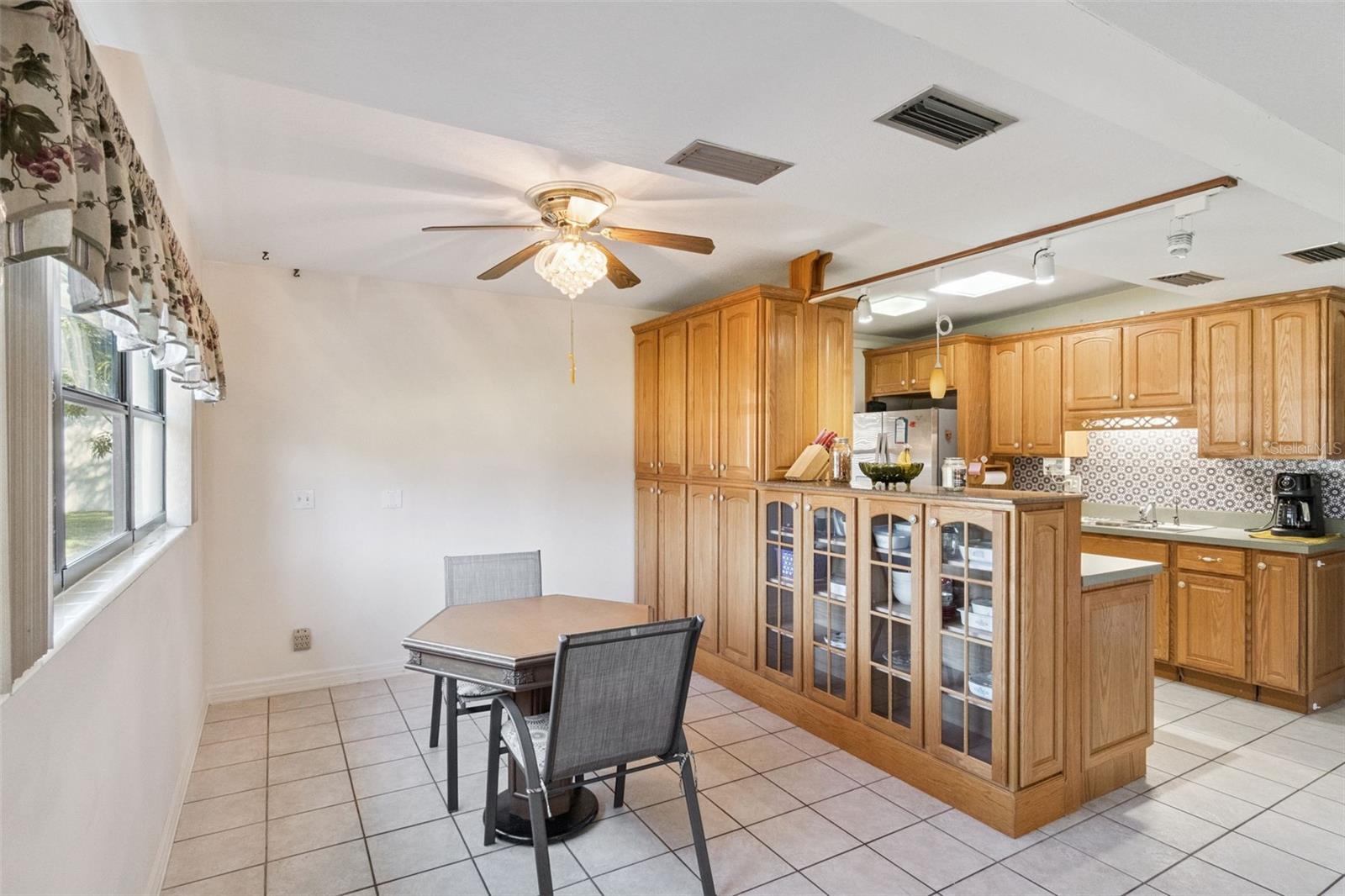 Image 4 of 22 For 2812 Orange Boulevard