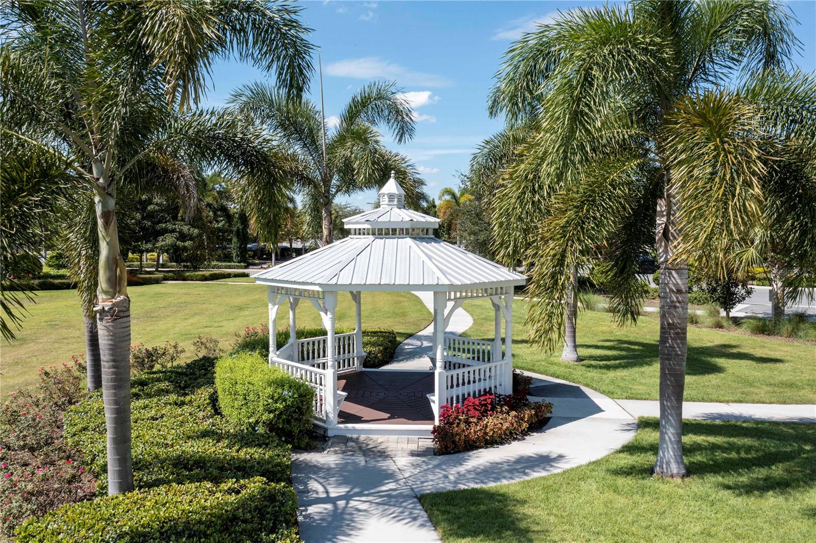 Image 4 of 100 For 7768 Somersworth Drive