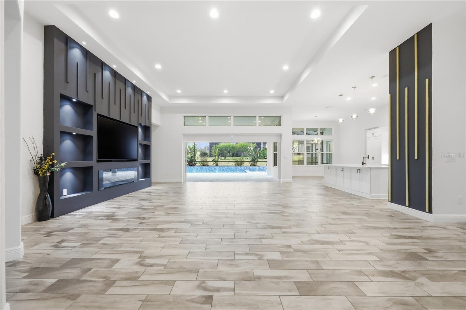 Image 11 of 61 For 13539 Carryback Drive