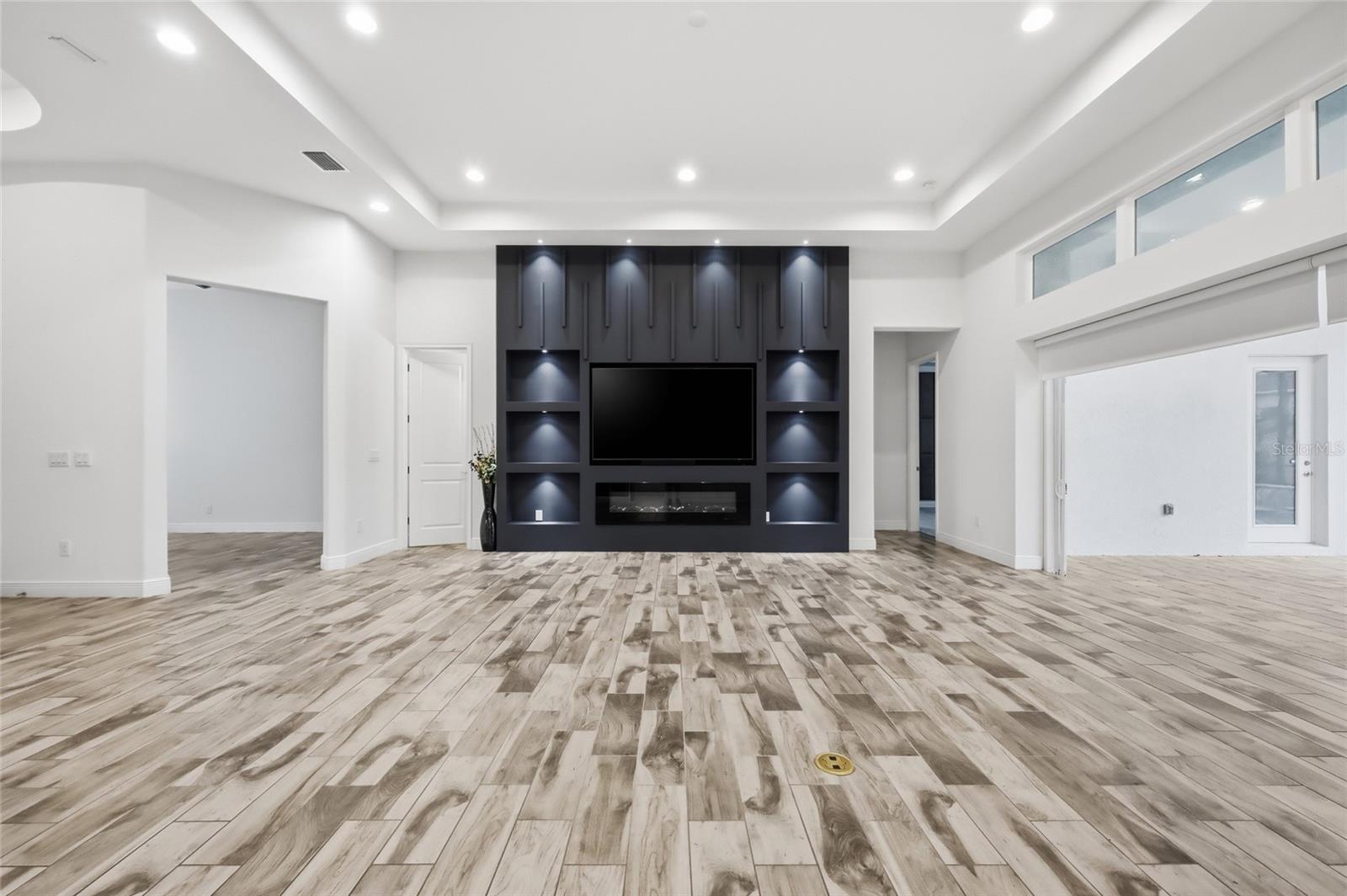 Image 14 of 61 For 13539 Carryback Drive