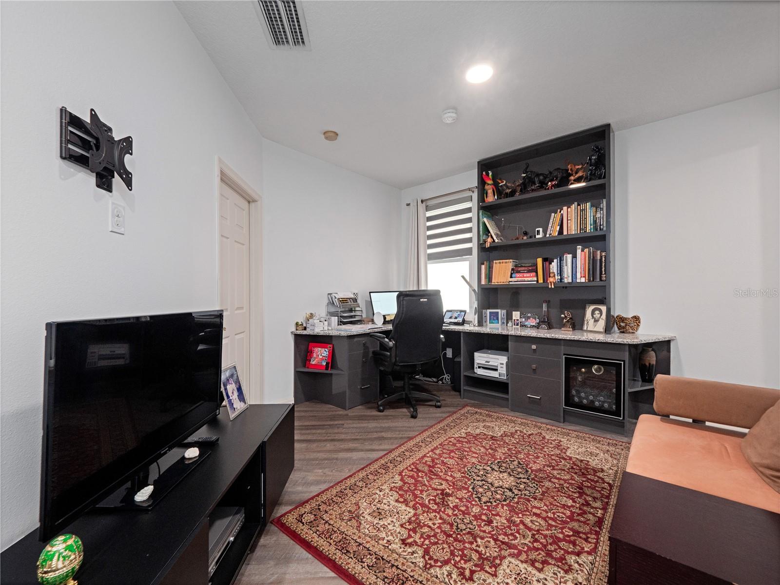 Image 21 of 51 For 8216 Tivoli Drive