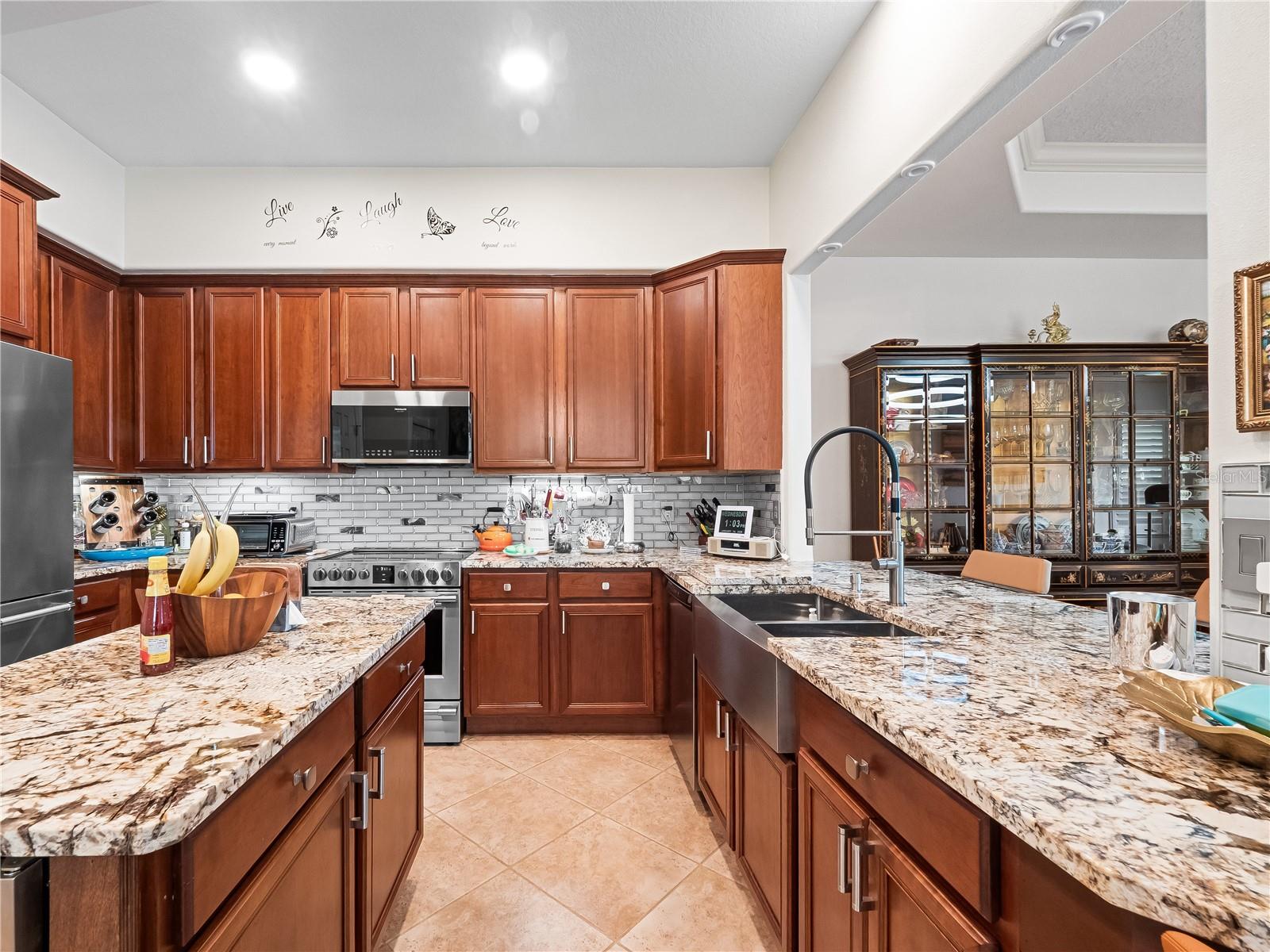 Image 7 of 51 For 8216 Tivoli Drive