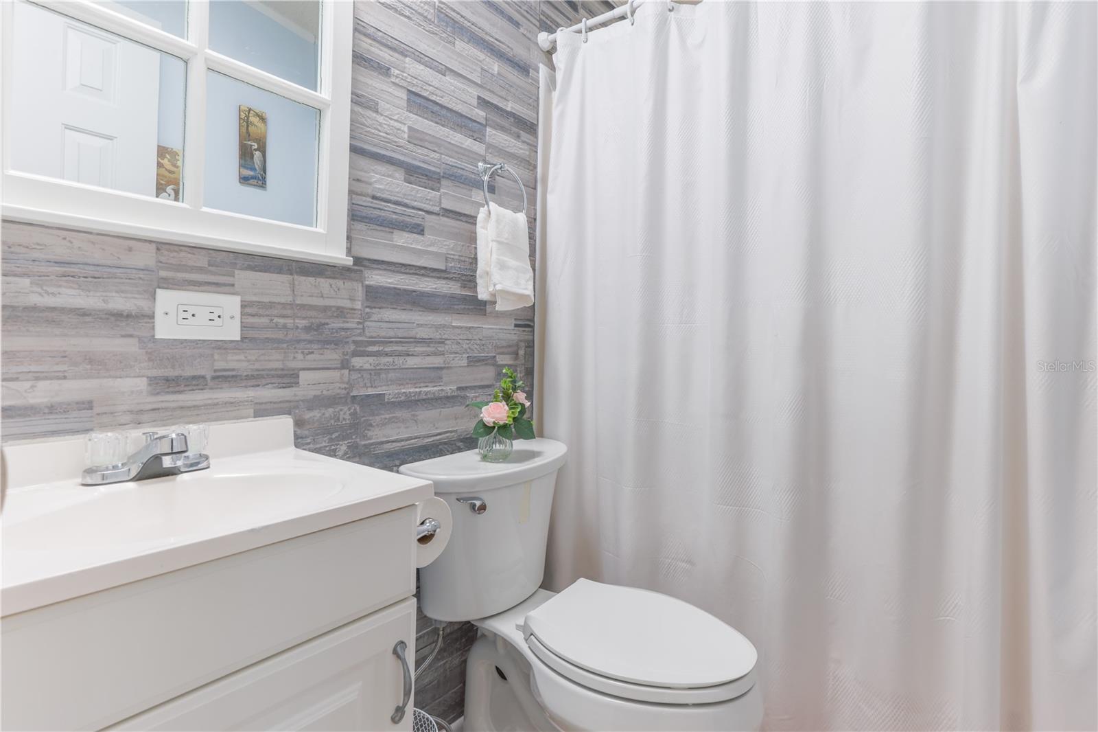 Image 18 of 45 For 24805 Pine Hill