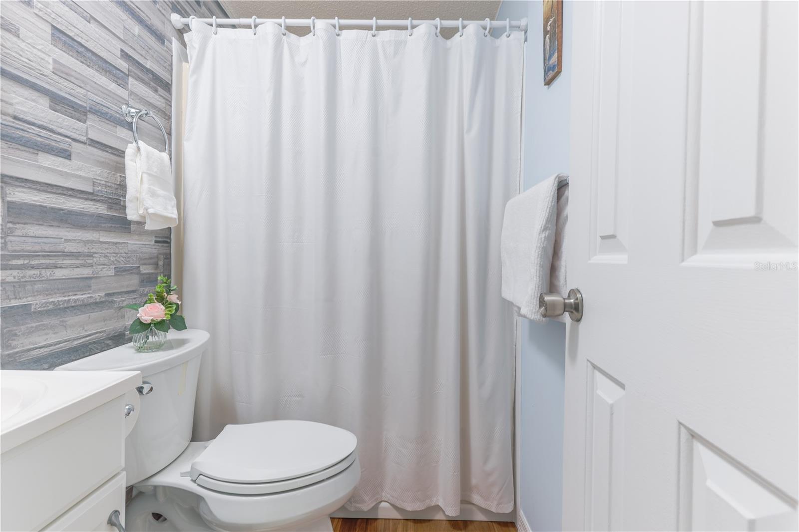 Image 19 of 45 For 24805 Pine Hill