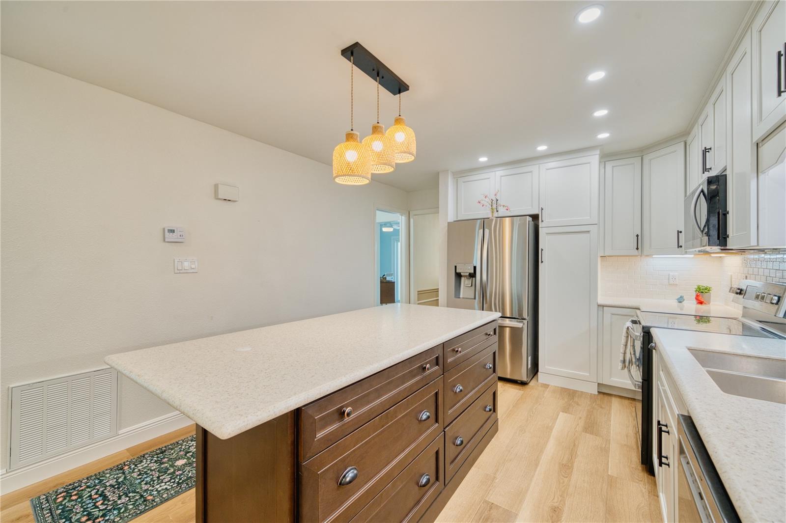 Image 11 of 30 For 2084 Countryside Circle S 25