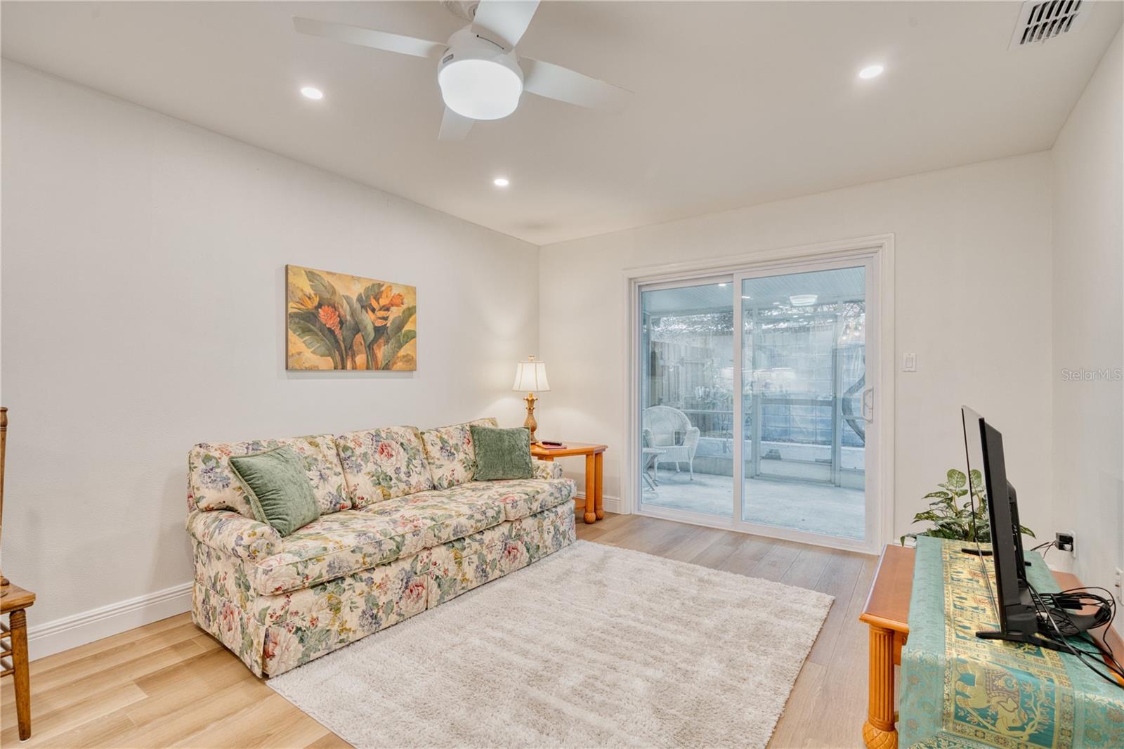 Image 13 of 30 For 2084 Countryside Circle S 25