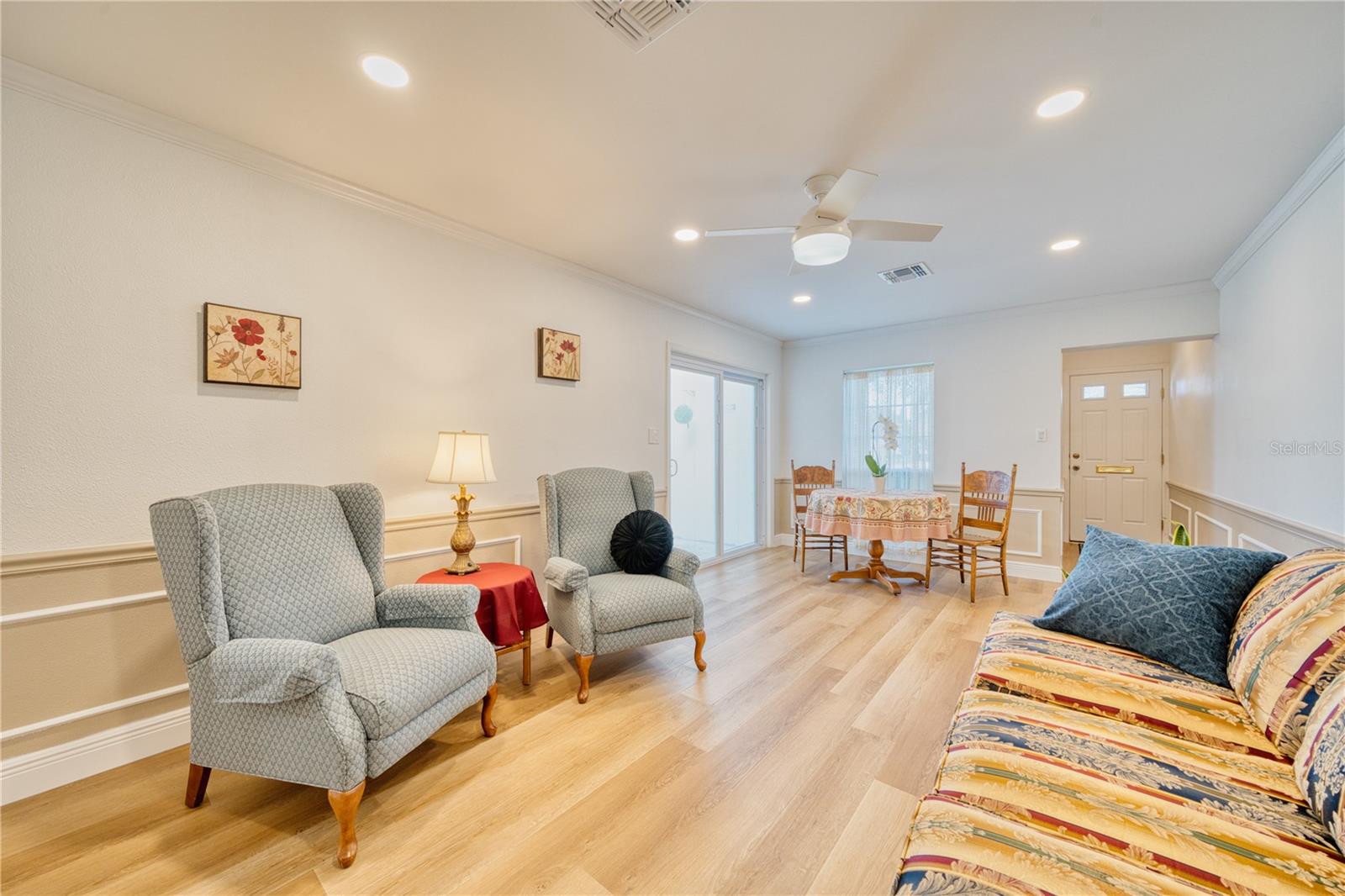 Image 4 of 30 For 2084 Countryside Circle S 25