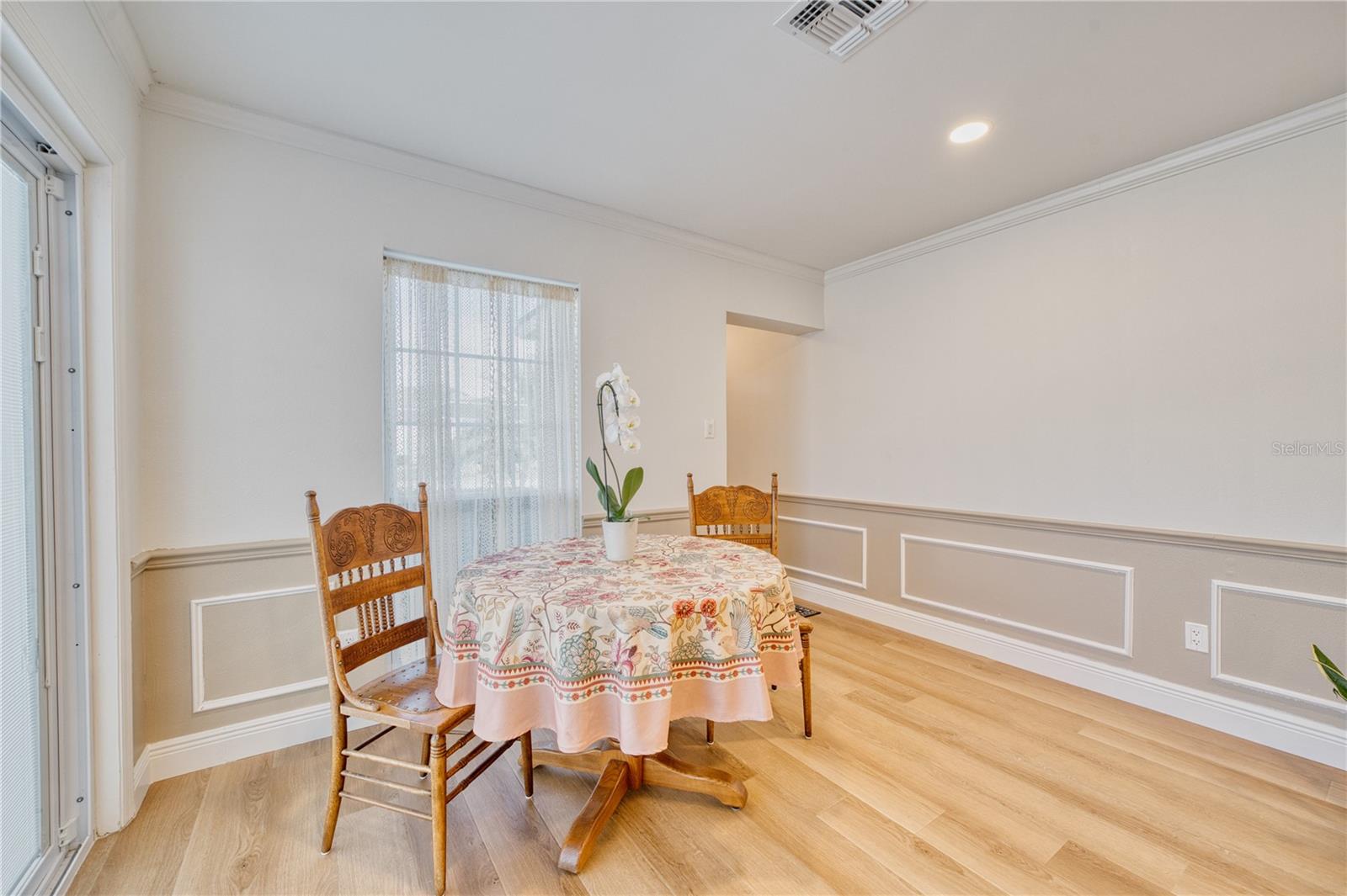 Image 7 of 30 For 2084 Countryside Circle S 25