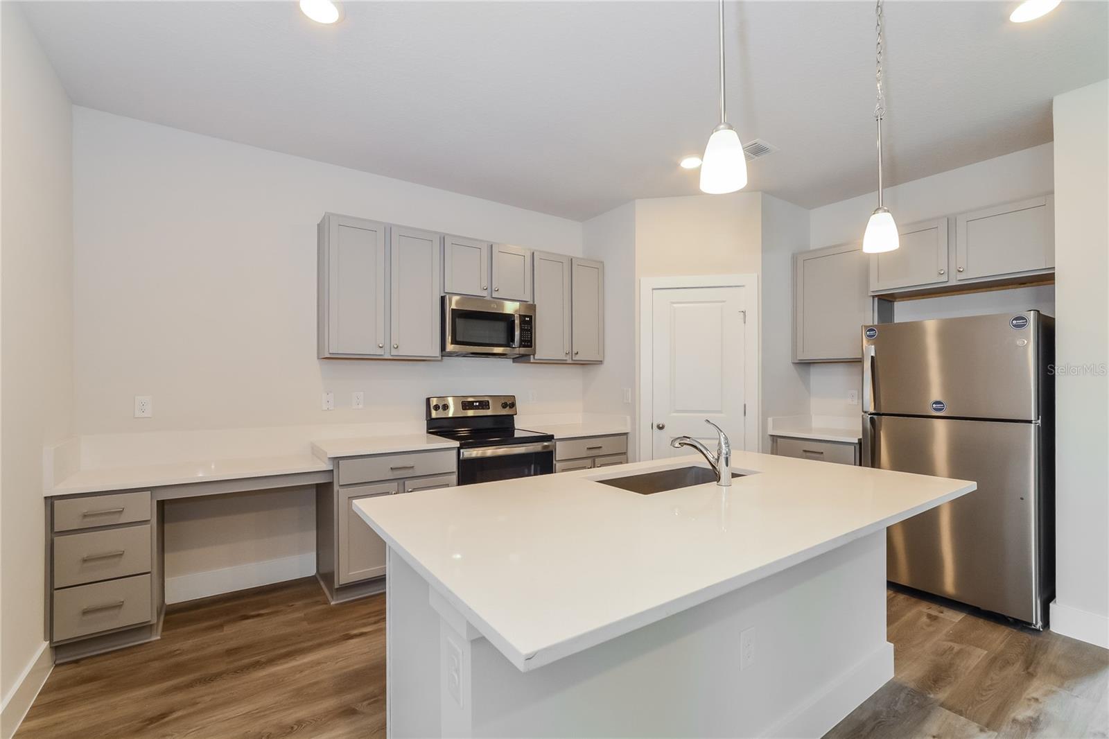 Image 4 of 15 For 317 Pine Street