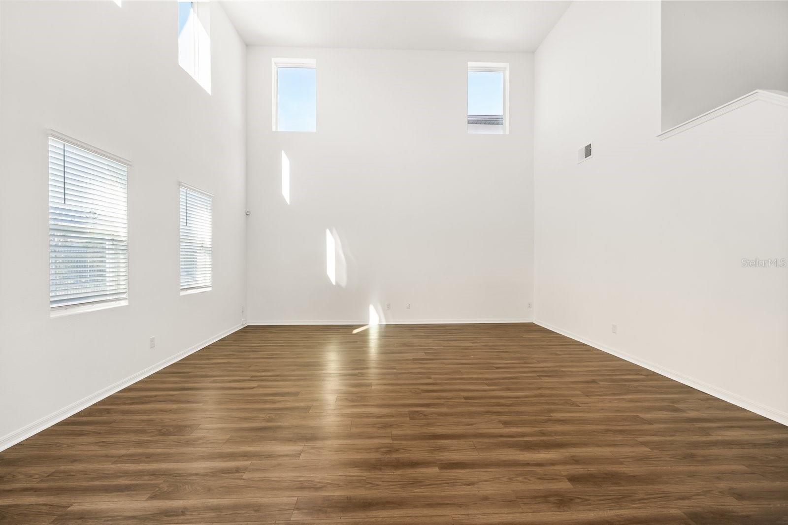 Image 4 of 27 For 2062 Derwent Drive