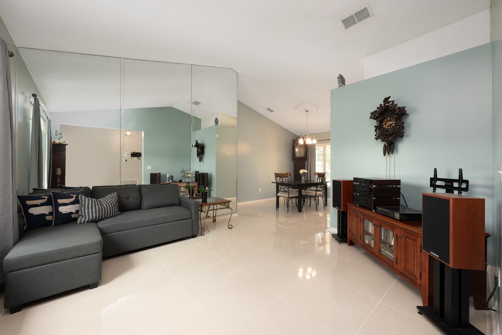 Image 12 of 25 For 2753 Cullens Court