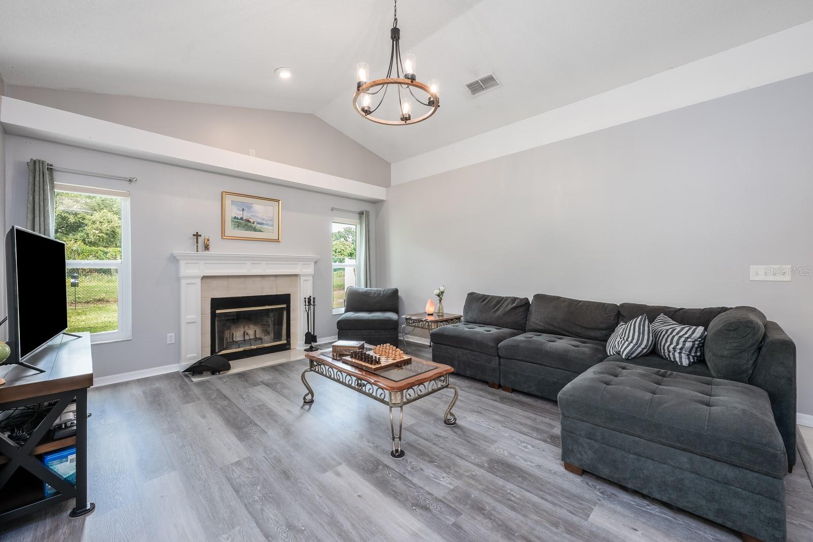 Image 3 of 25 For 2753 Cullens Court