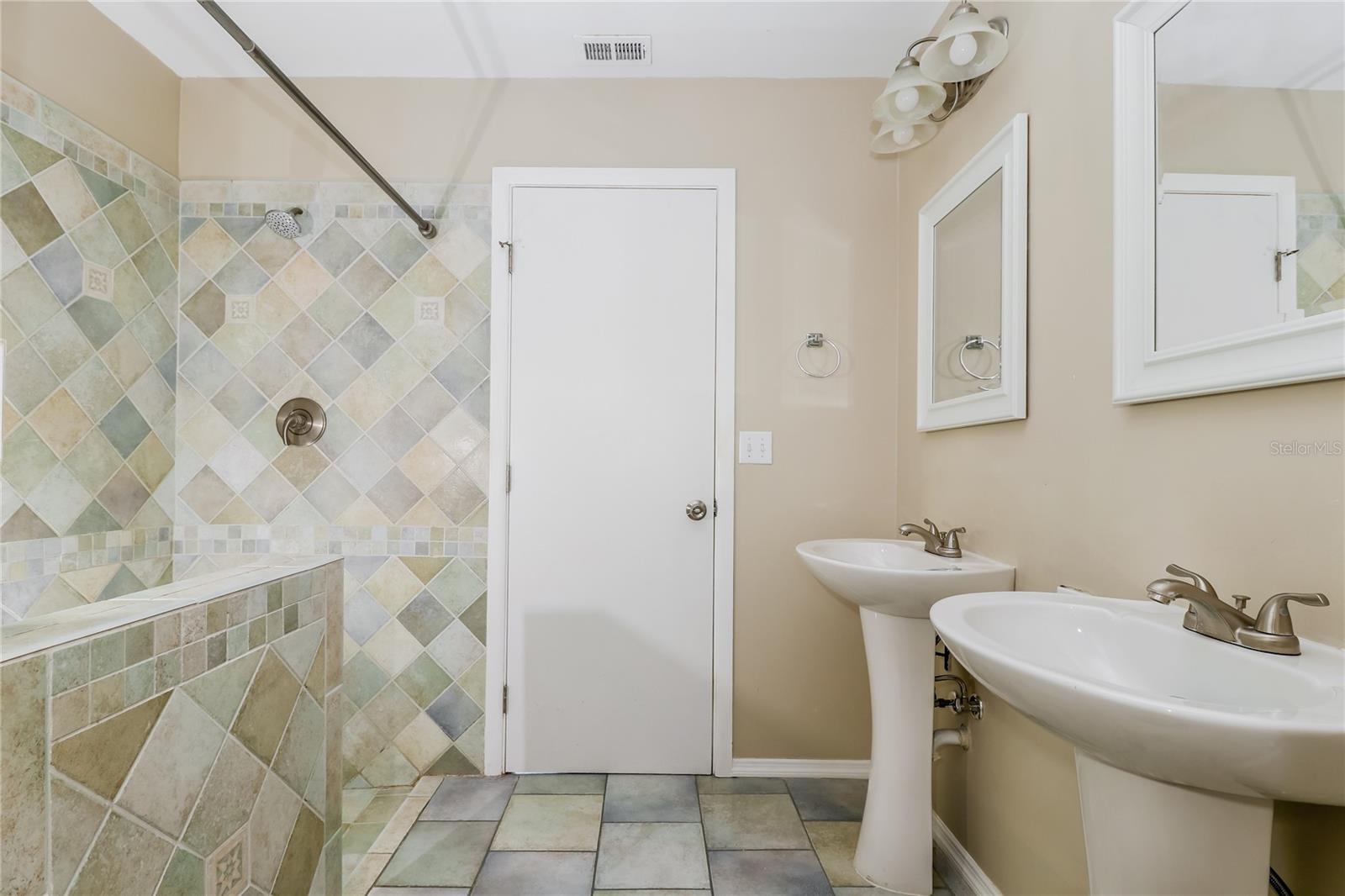 Image 10 of 16 For 37 Harbor Oaks Circle