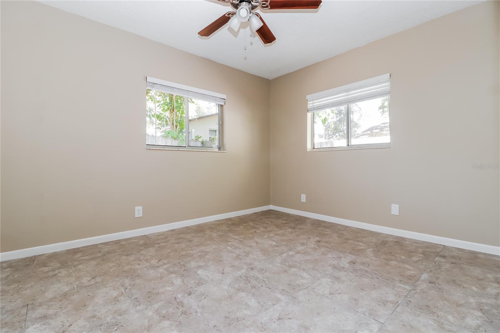 Image 12 of 16 For 37 Harbor Oaks Circle