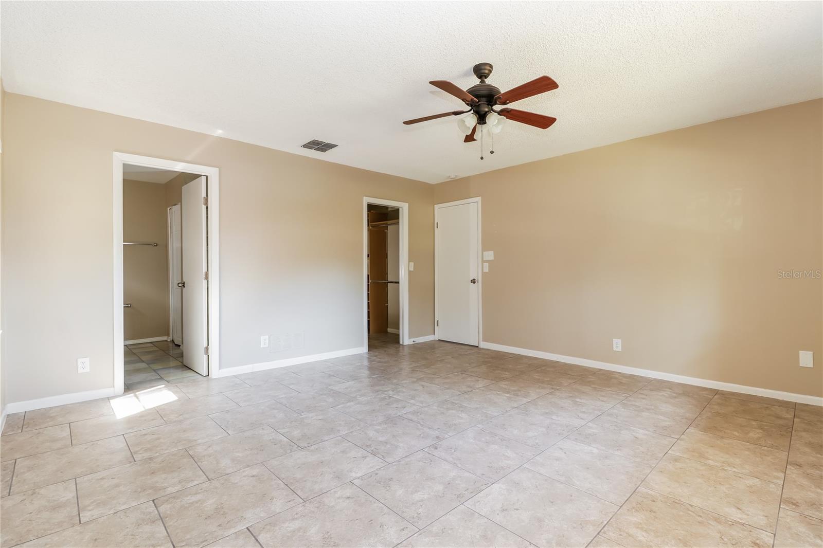 Image 8 of 16 For 37 Harbor Oaks Circle