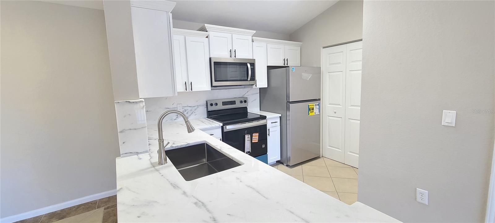 Image 16 of 57 For 940 Village Trail 4-306