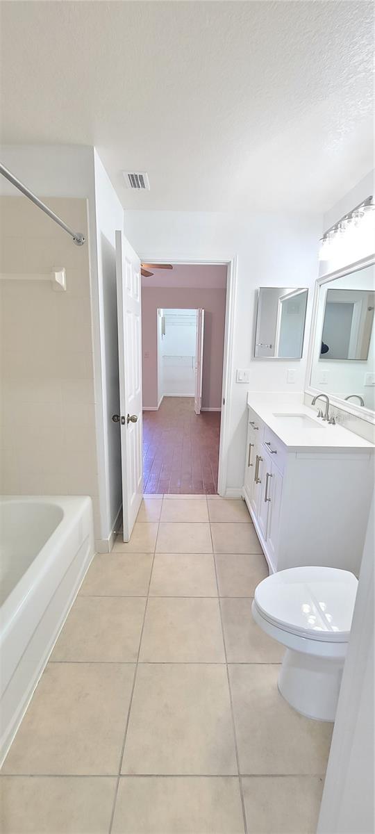 Image 22 of 57 For 940 Village Trail 4-306