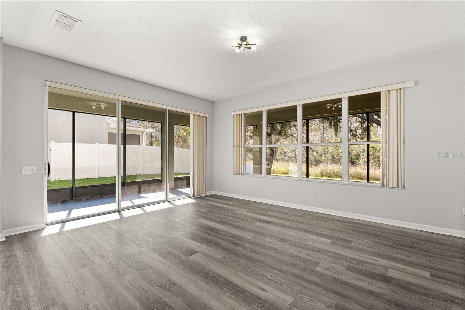 Image 11 of 43 For 8632 Abbotsbury Drive